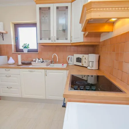 Nereo Apartment