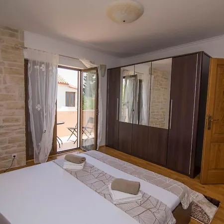 Nereo Apartment *