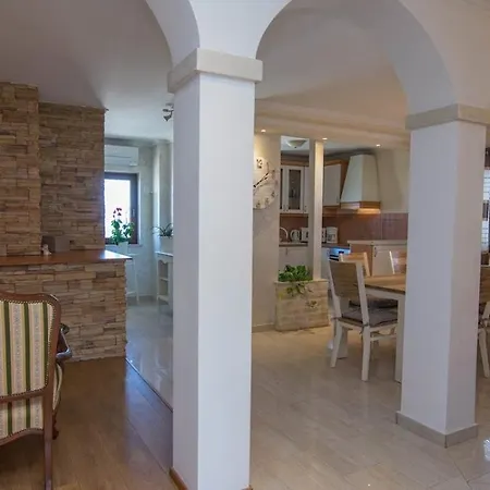 Nereo * マリ・ロシニュ